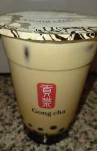 【貢茶-Gong cha-】で黒糖ミルク ウーロンティーを飲んだよ～
