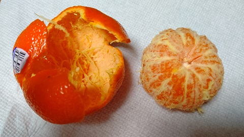 マーコットオレンジ皮むき画像