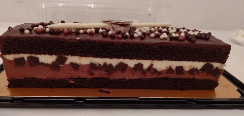 タキシードケーキ断面画像